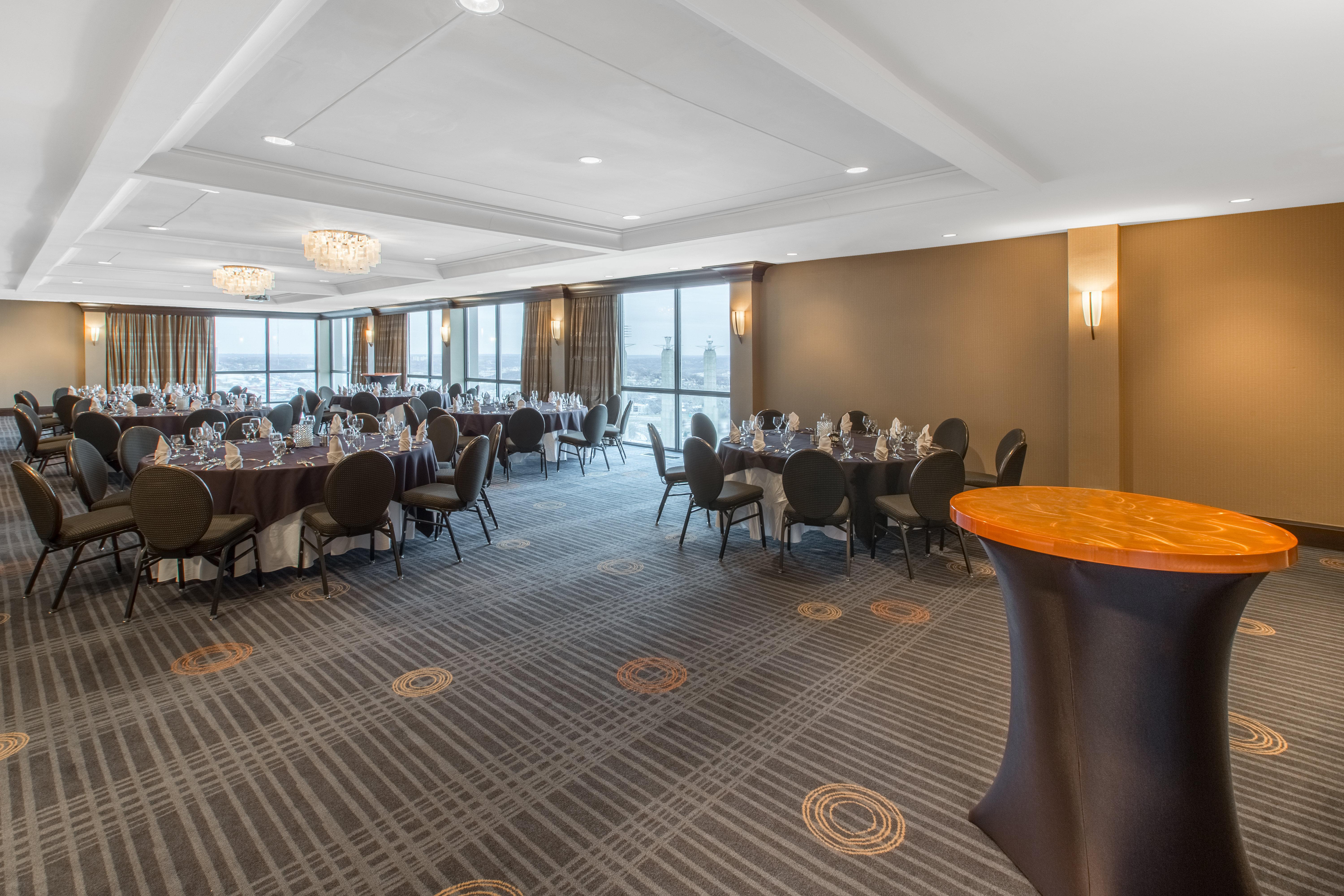 Crowne Plaza Kansas City Downtown By Ihg Екстериор снимка